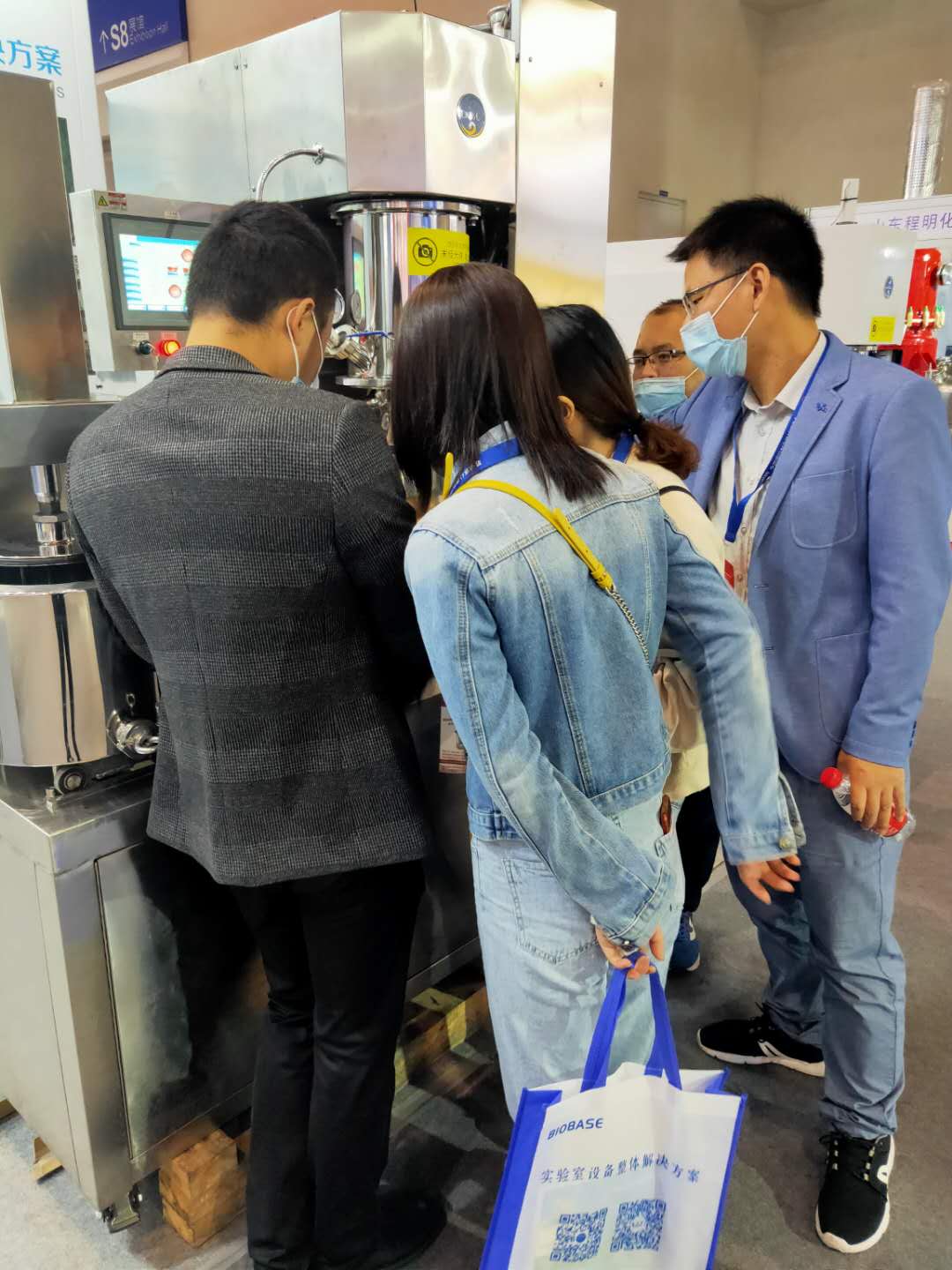 湖南麥克斯攪拌捏合設(shè)備有限公司,湘潭攪拌混合設(shè)備生產(chǎn)銷售,湘潭立式捏合機生產(chǎn)銷售